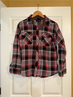 Victory Sportswear Red, Black & Gray Plaid Flannel Button-Up Shirt. Size Medium